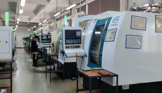 会昌 “五一”假期不停工，企业生产忙，技术服务强